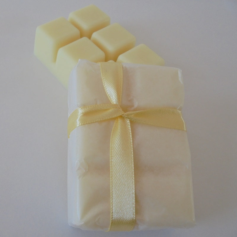 quirche zorche candles, scented wax, scented melt, fragrant wax, fragrant melt, wick, wax, melt, wax melts, wax fragrance, home fragrance, decor, fragrance, oil burner, frangipani, natural, white