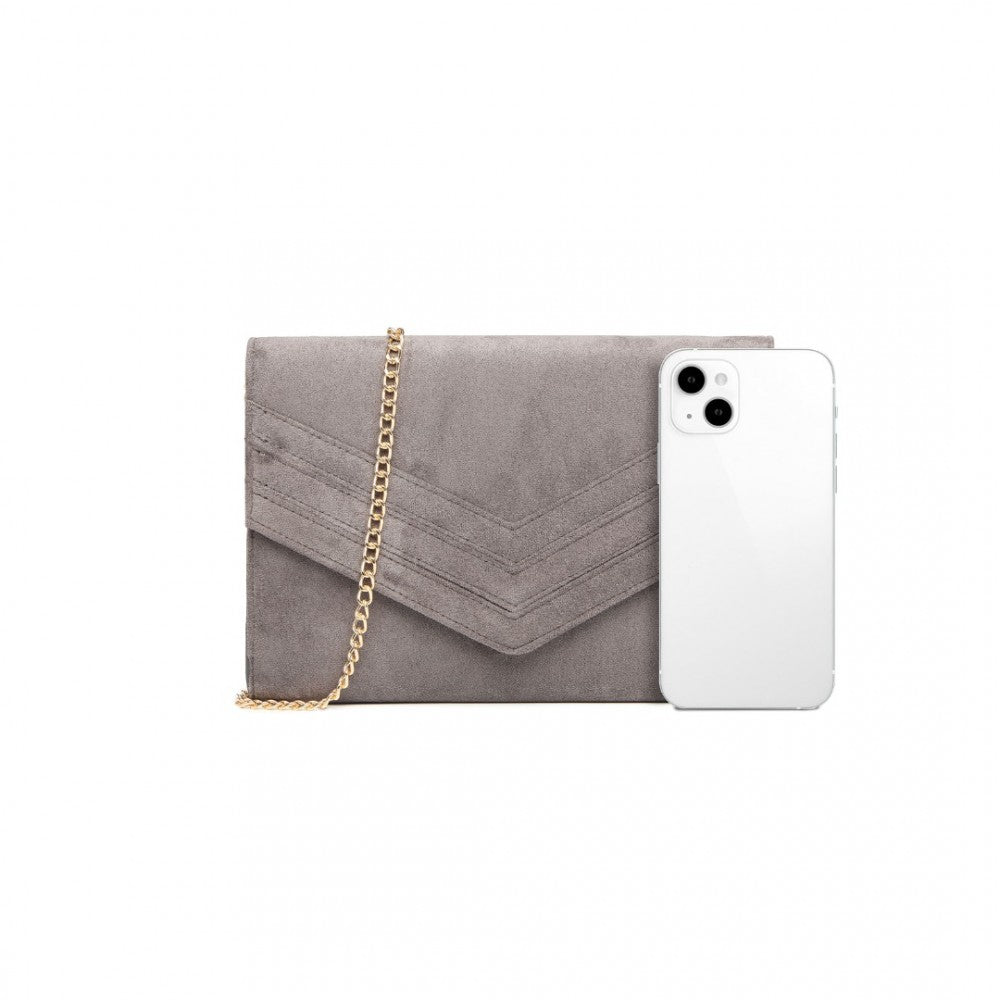 CHEVRON ENVELOPE CLUTCH