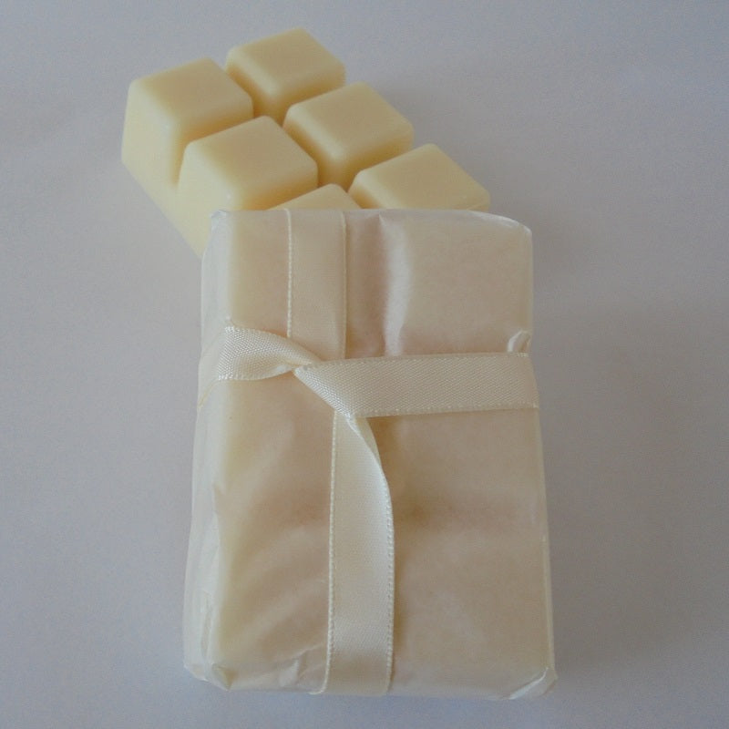 quirche zorche candles, scented wax, scented melt, fragrant wax, fragrant melt, wick, wax, melt, wax melts, wax fragrance, home fragrance, decor, fragrance, oil burner, fig, melon, natural, white